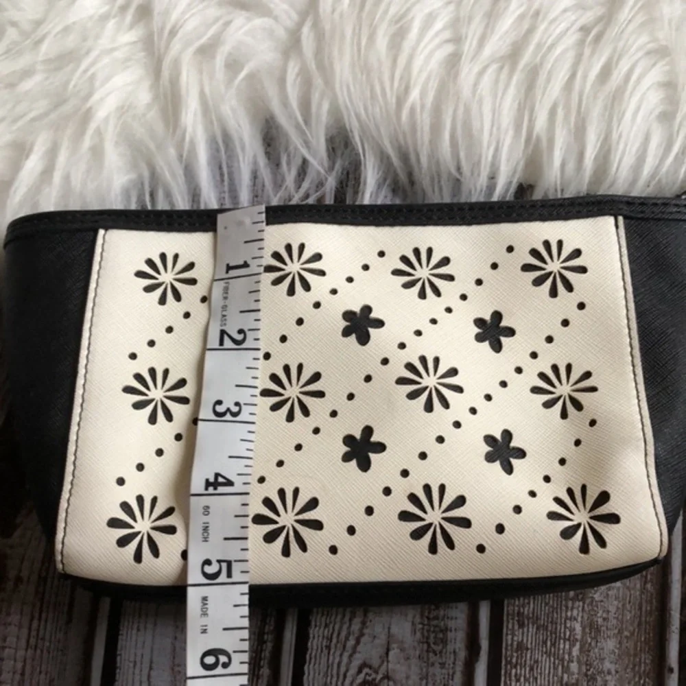 Vera Bradley black and cream color wristlet